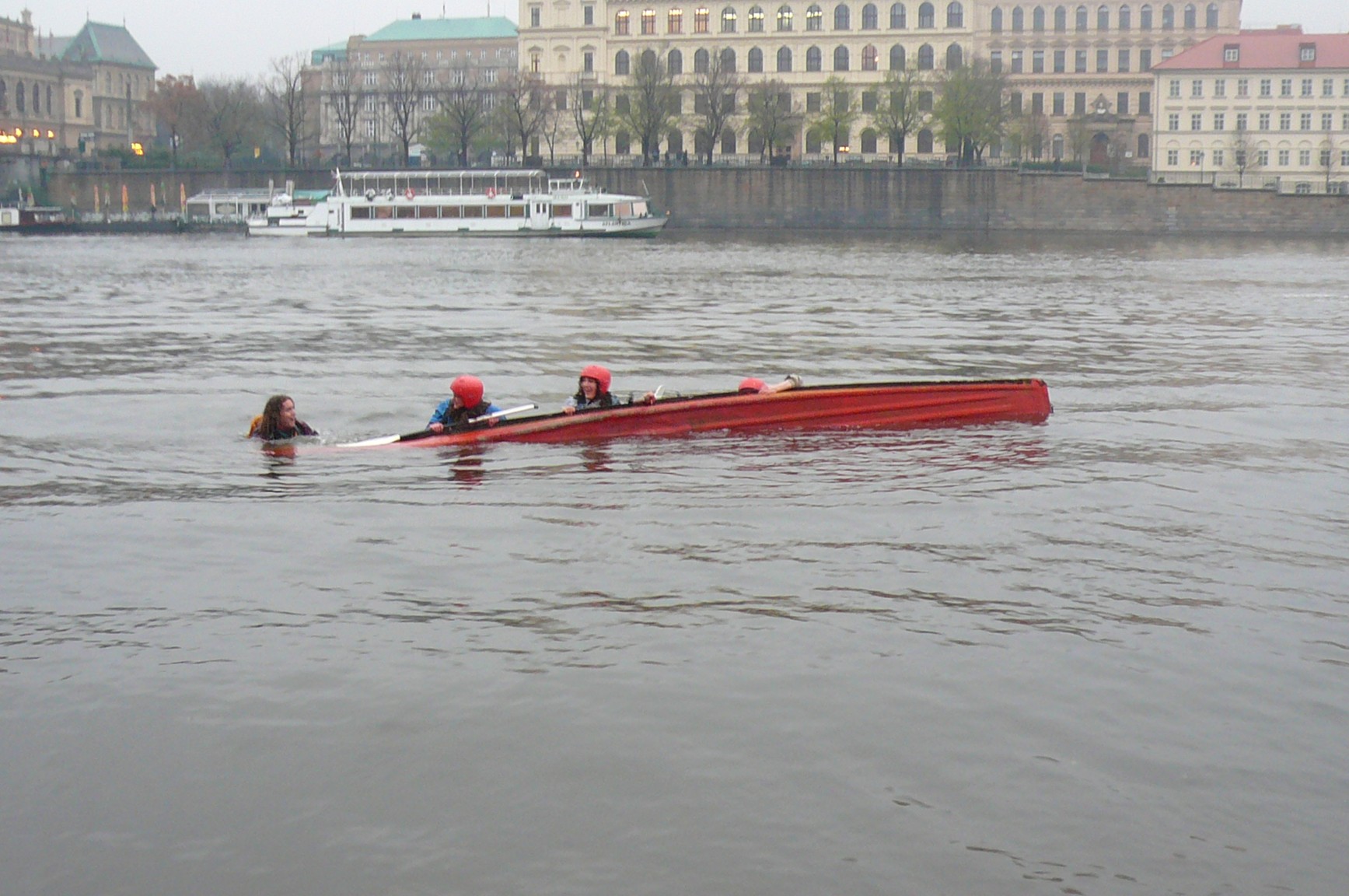 CAL 2008 04 Studna jez za vecera septa 07